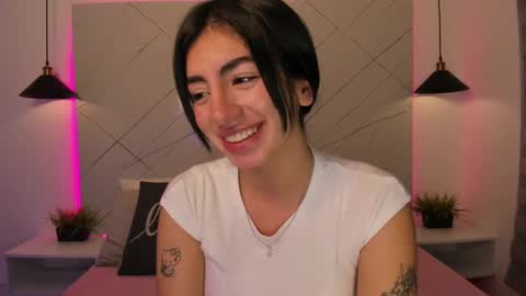 Snapshot of antonella__rouse chatting on 02/17/25, 11:42 Antonella online show from 02/17/25, 11:42