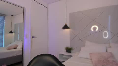 Snapshot of antonella__rouse chatting on 12/03/25, 09:35 Antonella online show from 12/03/25, 09:35