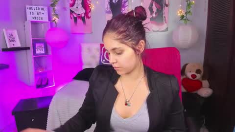    online show from 12/15/25, 12:53