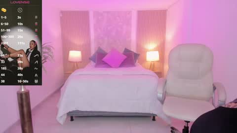  Antonella Grayy  online show from 04/21/26, 11:05