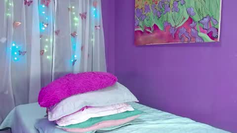 Snapshot of antonella_hotkiss chatting on 06/09/26, 02:23 Antonella online show from 06/09/26, 02:23