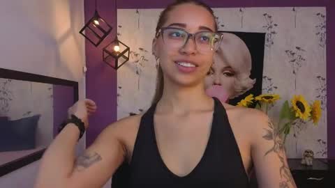 Snapshot of antonella_mc chatting on 05/04/26, 12:45 Antonella online show from 05/04/26, 12:45