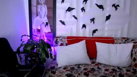 antonella online show from 10/31/25, 09:38