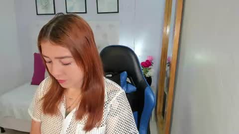 Snapshot of antonella_moon7 chatting on 07/29/26, 05:00 Antonella Moon 7 online show from 07/29/26, 05:00