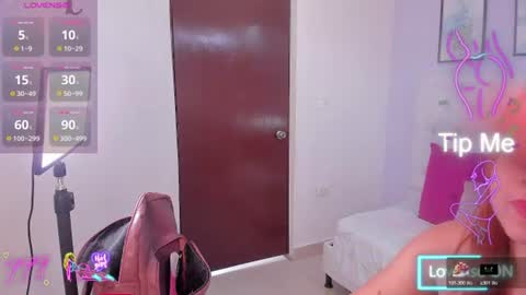 Snapshot of antonella_moon7 chatting on 07/31/26, 05:01 Antonella Moon 7 online show from 07/31/26, 05:01