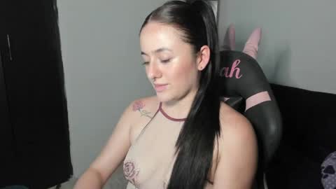 Snapshot of antonella_naughty1 chatting on 05/22/26, 08:14 antonella online show from 05/22/26, 08:14