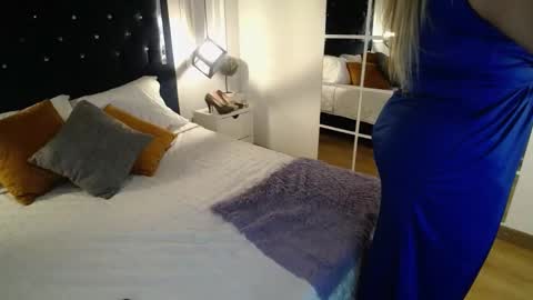 Snapshot of antonella_richel chatting on 10/23/25, 03:28 Antonella online show from 10/23/25, 03:28