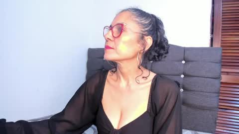 antonella_rizzo01 online show from 05/06/26, 10:48