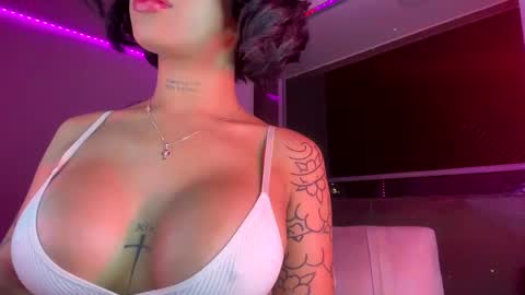 Snapshot of antonella_silva chatting on 01/03/25, 01:59 Anto  online show from 01/03/25, 01:59