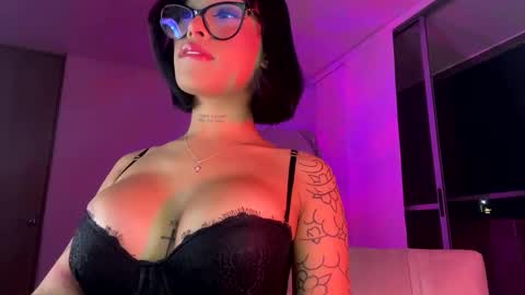 Snapshot of antonella_silva chatting on 01/07/25, 12:24 Anto  online show from 01/07/25, 12:24