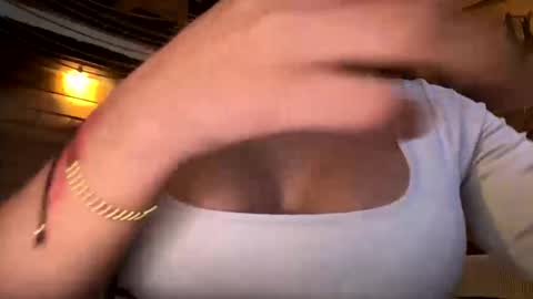 Snapshot of antonella_silva chatting on 10/18/25, 10:54 Anto  online show from 10/18/25, 10:54