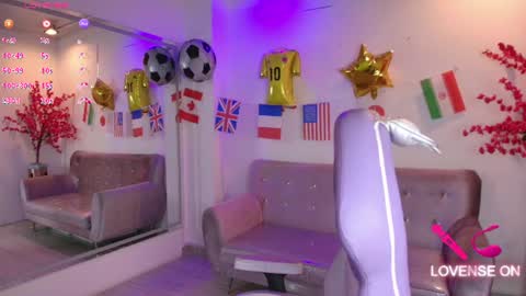 Snapshot of antonella_wiild chatting on 07/08/26, 03:44 Antonella online show from 07/08/26, 03:44