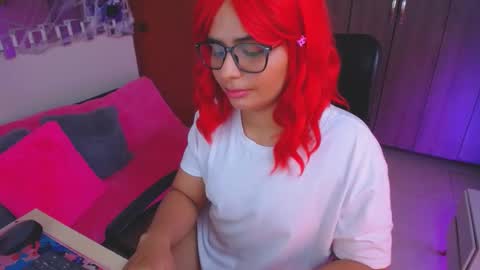 Snapshot of antonellacute_ chatting on 10/15/25, 02:44 Antonella online show from 10/15/25, 02:44