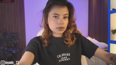 Antonella online show from 12/17/25, 03:23