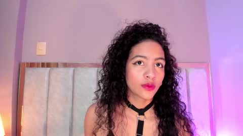 Snapshot of antonellahall_ chatting on 11/22/25, 12:37 AntonellaHall online show from 11/22/25, 12:37