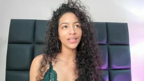 AntonellaHall  online show from 04/10/26, 06:45