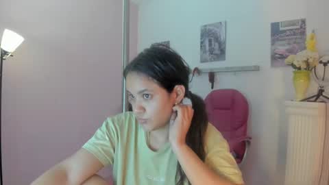 Snapshot of antonellakling_ chatting on 01/13/25, 11:19 ANTONELLA online show from 01/13/25, 11:19
