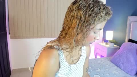 Snapshot of antonellaparker chatting on 12/12/24, 10:02 Sarah online show from 12/12/24, 10:02