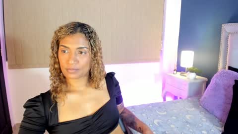 Snapshot of antonellaparker chatting on 12/21/24, 05:40 Sarah online show from 12/21/24, 05:40