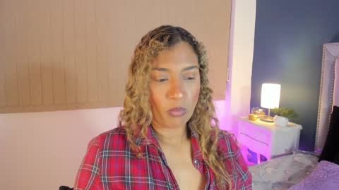 Snapshot of antonellaparker chatting on 01/17/25, 03:53 Sarah online show from 01/17/25, 03:53