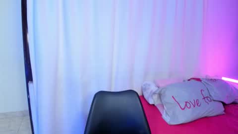 Snapshot of antonellaparker chatting on 03/08/26, 04:33 Sarah online show from 03/08/26, 04:33