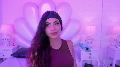 Snapshot of antonellapowell chatting on 10/29/25, 03:31   online show from 10/29/25, 03:31