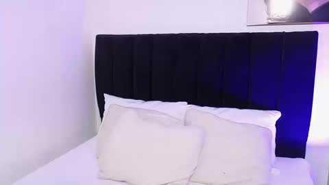 antonellariva_ online show from 03/12/26, 07:53