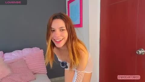 Snapshot of antonellarossii_ chatting on 05/23/26, 02:43 Antonella online show from 05/23/26, 02:43