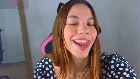 Snapshot of antonellarossii_ chatting on 07/11/26, 02:42 Antonella online show from 07/11/26, 02:42
