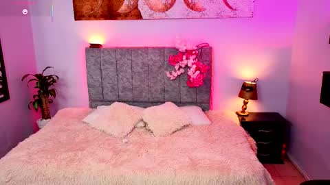  Antonella online show from 10/14/25, 08:42