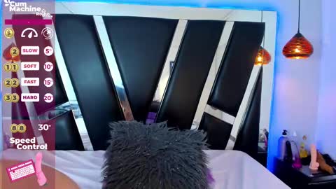 A N T O N E L L E  online show from 02/20/25, 01:51