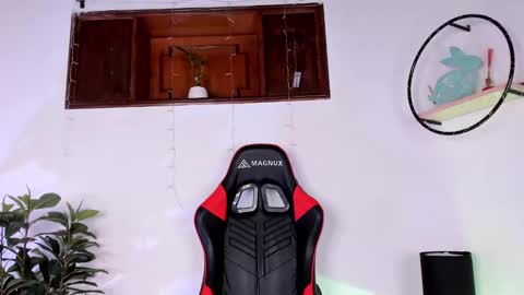 Antonia online show from 02/21/25, 11:32