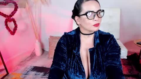 Antonia online show from 09/22/25, 04:47