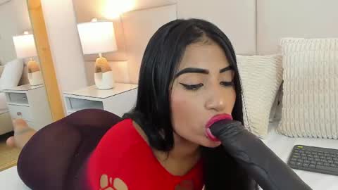 Antonia online show from 06/18/26, 12:53