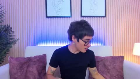 Antonio online show from 12/02/25, 06:58