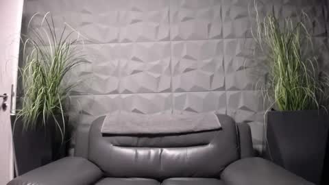 HI My name is Antonio online show from 02/05/25, 08:04