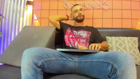 Snapshot of antony_bigdick_ chatting on 02/16/25, 01:03 Juan Camilo online show from 02/16/25, 01:03