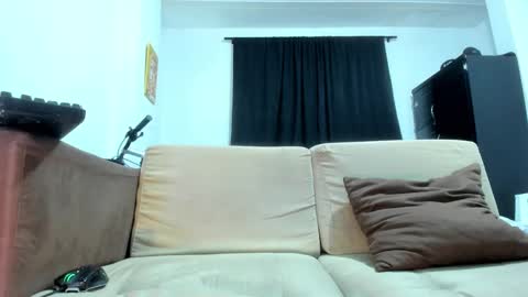 Snapshot of antony_bigdick_ chatting on 09/13/25, 01:27 Juan Camilo online show from 09/13/25, 01:27