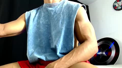 Instagram miguelangel1802  online show from 11/30/25, 06:45