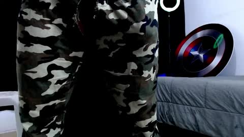 Instagram miguelangel1802  online show from 01/07/26, 04:53