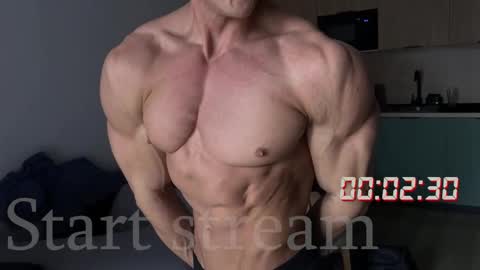 Snapshot of antray_misti chatting on 10/18/25, 07:31 Adam 24 online show from 10/18/25, 07:31