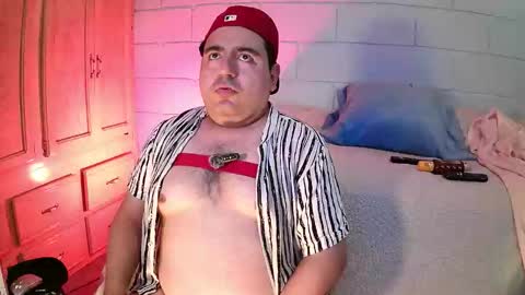 Snapshot of anuarfox chatting on 11/02/25, 12:07 AnuarFox online show from 11/02/25, 12:07