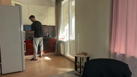 Tom online show from 04/17/26, 08:28