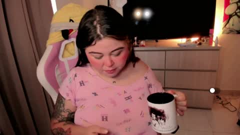   Independent model  online show from 04/08/26, 05:46