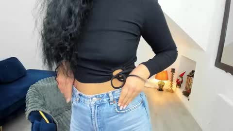 Anya online show from 11/25/25, 05:40