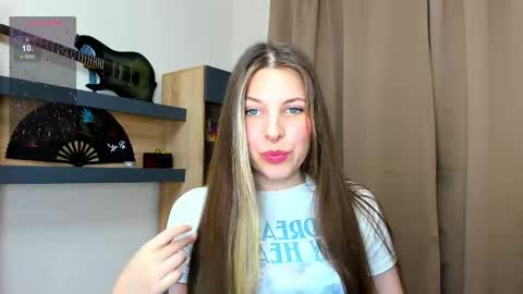 Anya online show from 10/05/25, 05:44