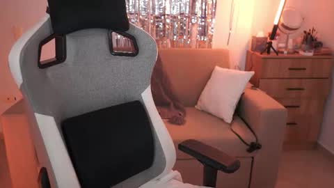 anya online show from 01/16/26, 08:57