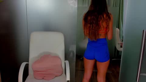 Snapshot of anyarayne chatting on 01/10/25, 02:55 Anya online show from 01/10/25, 02:55