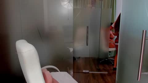 Snapshot of anyarayne chatting on 02/20/25, 02:57 Anya online show from 02/20/25, 02:57