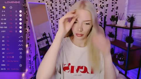 Snapshot of anyataylorr chatting on 04/29/26, 02:15 Anya online show from 04/29/26, 02:15